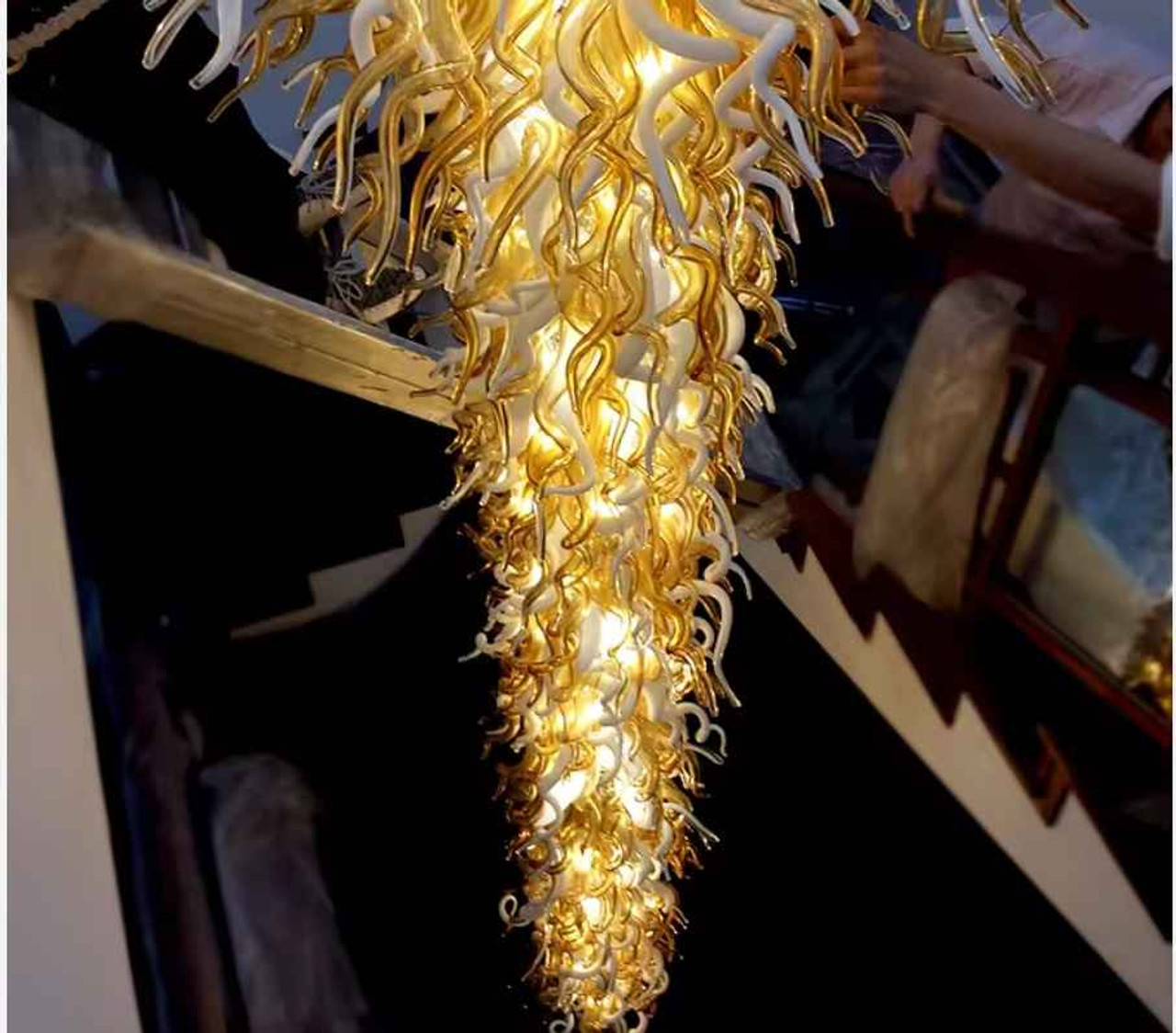 Chihuly fait tomber le lustre