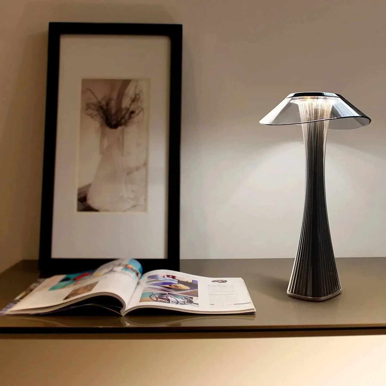 Lampe de table punjiva